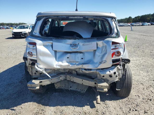 JTKKU4B43AJ057429 - 2010 TOYOTA SCION XD SILVER photo 6