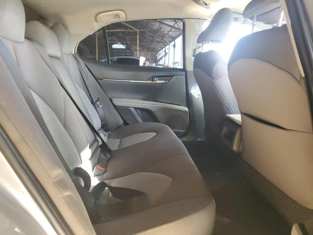 4T1B11HK0KU170044 - 2019 TOYOTA CAMRY L فضي صورة 10