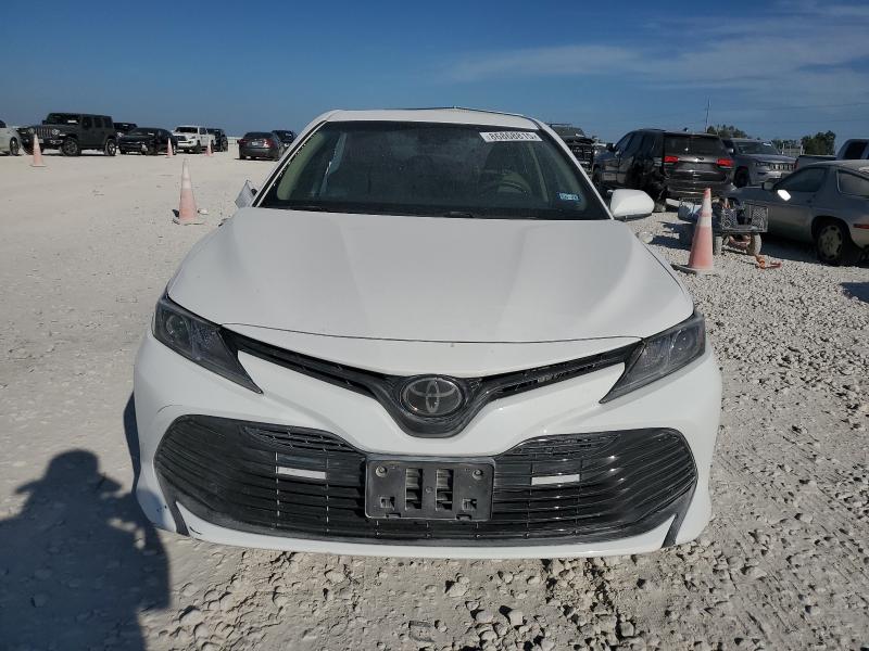 4T1B11HK0JU650714 - 2018 TOYOTA CAMRY L თეთრი ფოტო 5