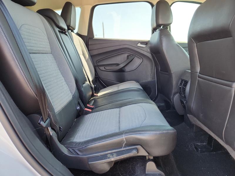 1FMCU0GD7HUA33149 - 2017 FORD ESCAPE SE WHITE photo 11