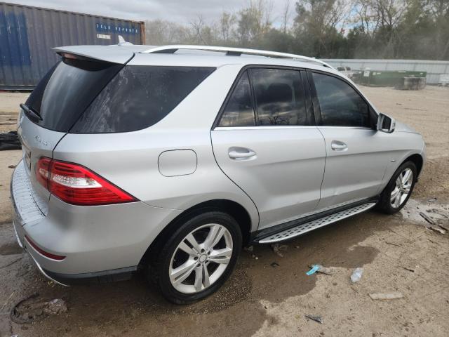 4JGDA5HB3CA043145 - 2012 MERCEDES-BENZ ML 350 4MATIC SILVER photo 3