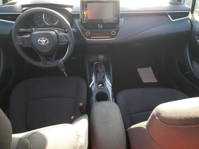 5YFEPMAE8MP153336 - 2021 TOYOTA COROLLA LE Srebrny zdjęcie 8