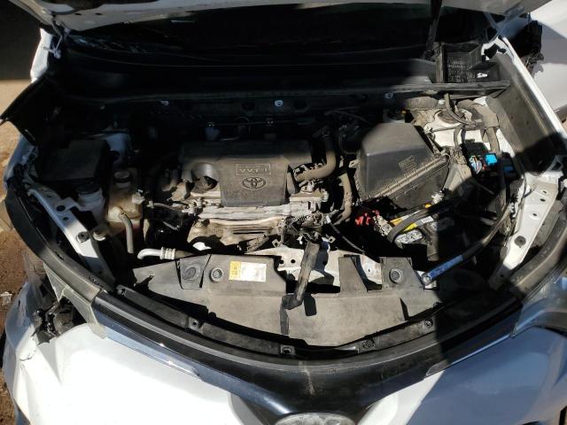 JTMZFREV8JJ171895 - 2018 TOYOTA RAV4 LE Белый фото 11