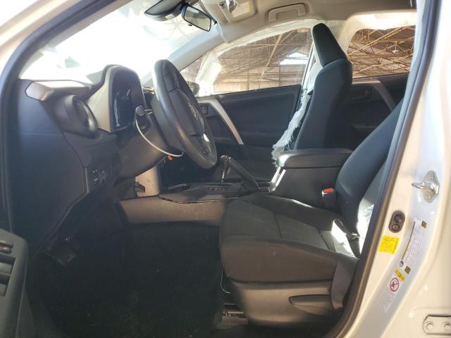 JTMZFREV8JJ171895 - 2018 TOYOTA RAV4 LE Белый фото 7