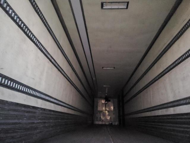 1UYVS2538DU510501 - 2013 UTILITY VS2RA 白色 照片 5