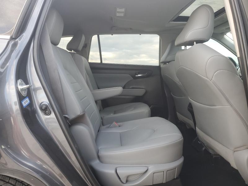 5TDGZRAHXLS007973 - 2020 TOYOTA HIGHLANDER XLE Graphite photo 11