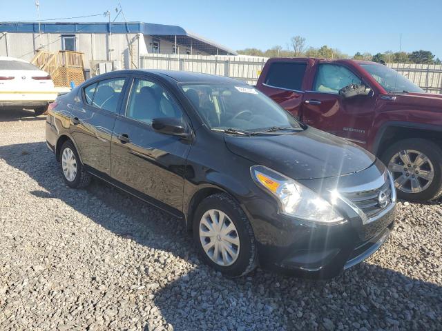 3N1CN7AP1JL888588 - 2018 NISSAN VERSA S 黑色 照片 4