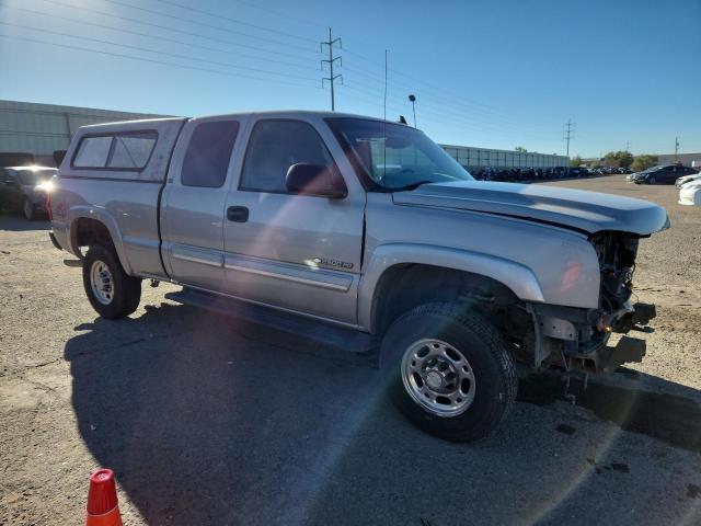 1GCHK29U07E103043 - 2007 CHEVROLET SILVERADO K2500 HEAVY DUTY SILVER photo 4