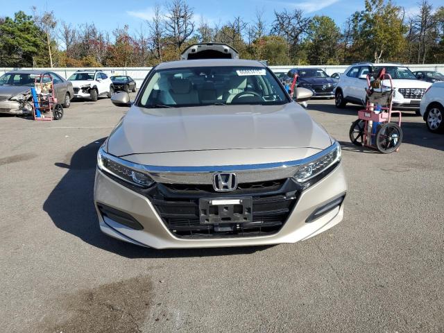 1HGCV1F12JA052795 - 2018 HONDA ACCORD LX 金色 照片 5