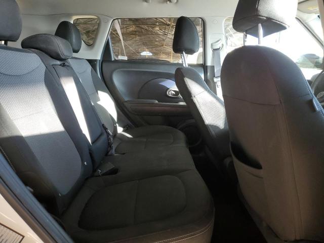 KNDJP3A52K7017274 - 2019 KIA SOUL + WHITE photo 10
