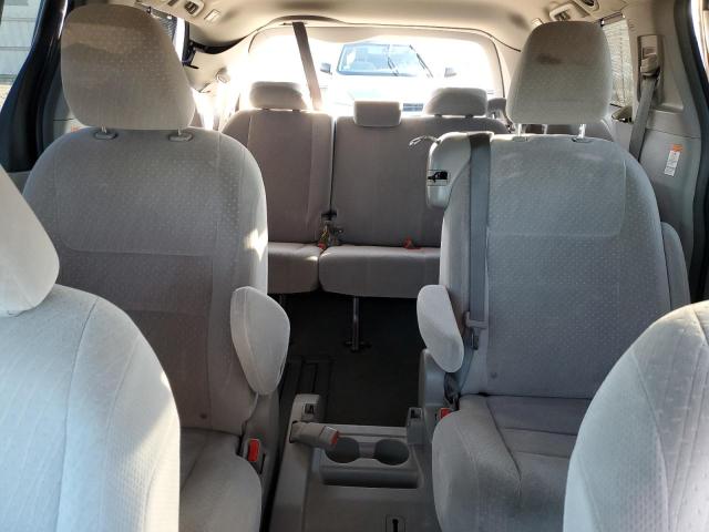 5TDKK3DC9GS734846 - 2016 TOYOTA SIENNA LE GRAY photo 10