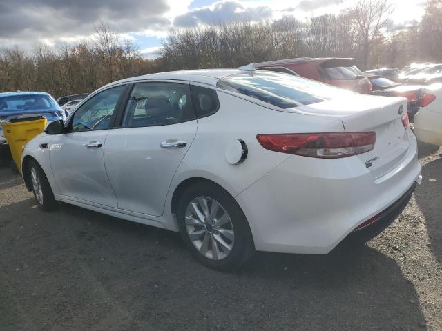 5XXGT4L38HG172919 - 2017 KIA OPTIMA LX 白色 照片 2