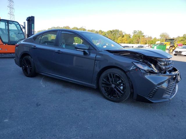4T1DAACKXSU034097 - 2025 TOYOTA CAMRY XSE ნაცრისფერი ფოტო 4