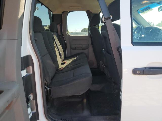 1GB2CVCG0BZ282715 - 2011 CHEVROLET SILVERADO C2500 HEAVY DUTY WHITE photo 10