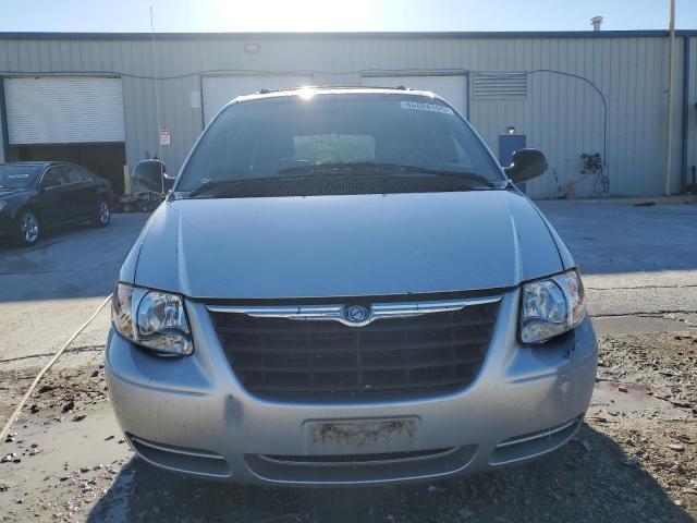 2C4GP54L45R145325 - 2005 CHRYSLER TOWN & COU TOURING Silber Foto 5