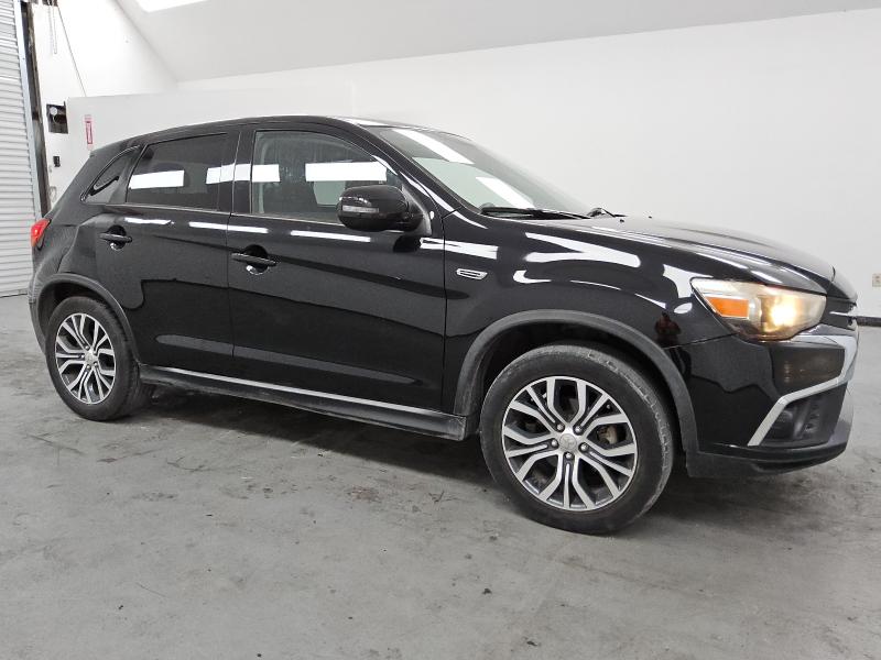 JA4AP3AUXJU021249 - 2018 MITSUBISHI OUTLANDER ES Qara foto 4