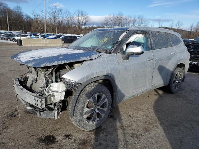 5TDGZRBH7NS228190 - 2022 TOYOTA HIGHLANDER XLE SILVER photo 1