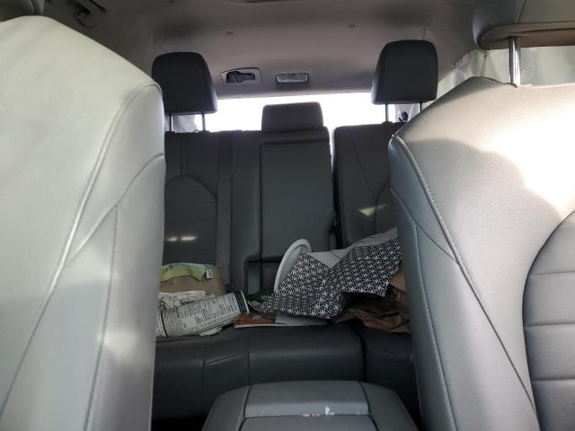 5TDGZRBH7NS228190 - 2022 TOYOTA HIGHLANDER XLE SILVER photo 10