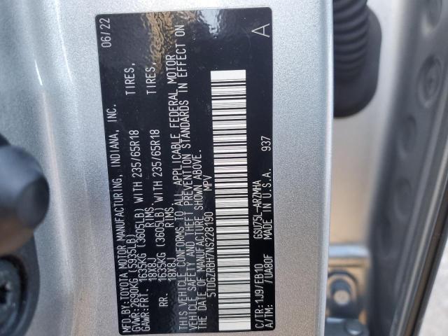 5TDGZRBH7NS228190 - 2022 TOYOTA HIGHLANDER XLE SILVER photo 13