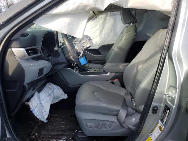 5TDGZRBH7NS228190 - 2022 TOYOTA HIGHLANDER XLE SILVER photo 7