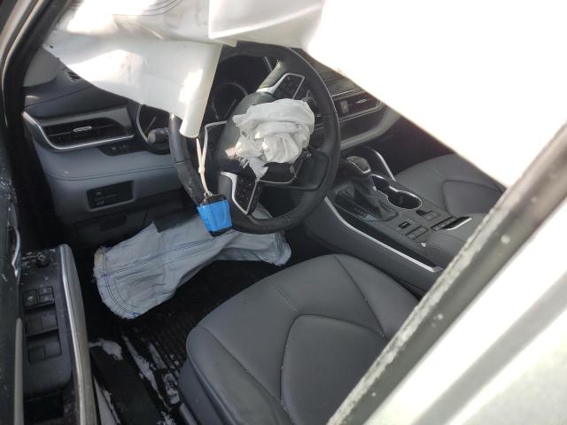 5TDGZRBH7NS228190 - 2022 TOYOTA HIGHLANDER XLE SILVER photo 8