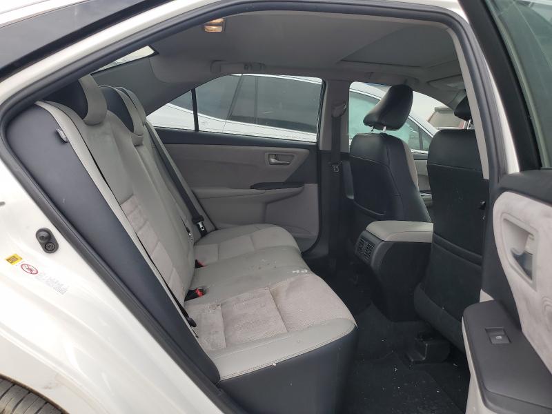 4T1BK1FK1FU567722 - 2015 TOYOTA CAMRY XSE WHITE photo 10