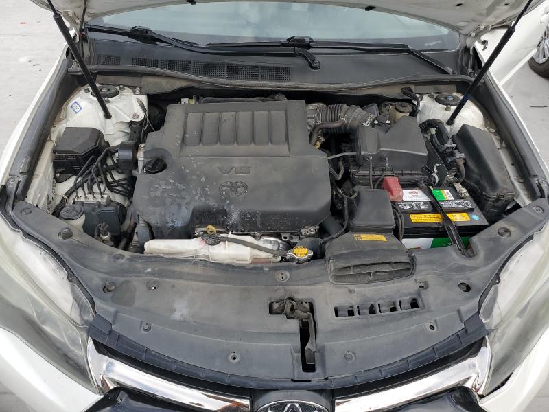 4T1BK1FK1FU567722 - 2015 TOYOTA CAMRY XSE WHITE photo 11