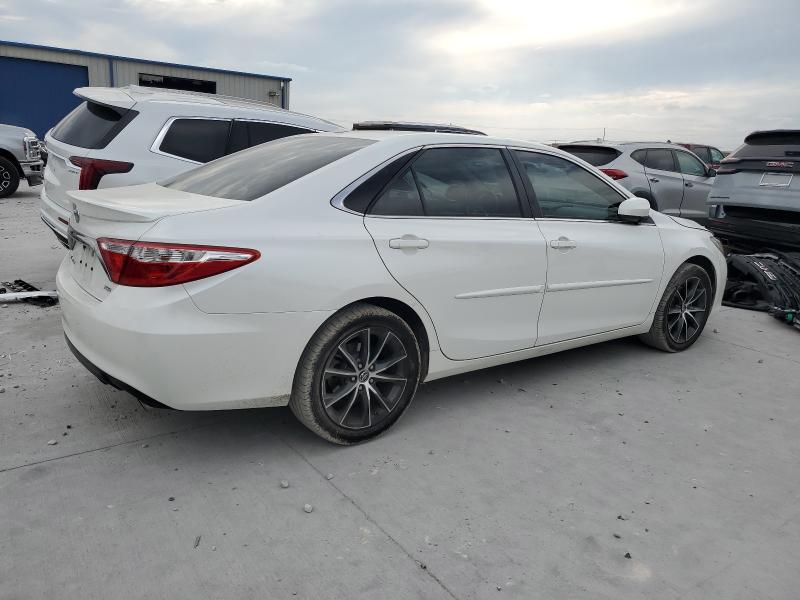 4T1BK1FK1FU567722 - 2015 TOYOTA CAMRY XSE WHITE photo 3