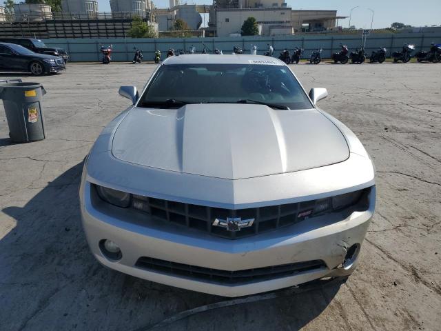2G1FB1E36D9167383 - 2013 CHEVROLET CAMARO LT 银色 照片 5