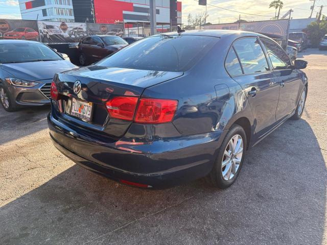 3VWDZ7AJXBM399259 - 2011 VOLKSWAGEN JETTA SE 蓝色 照片 4