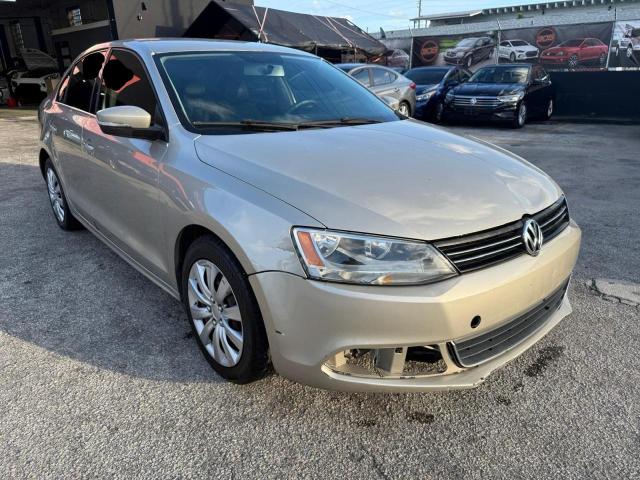 2013 VOLKSWAGEN JETTA SE, null