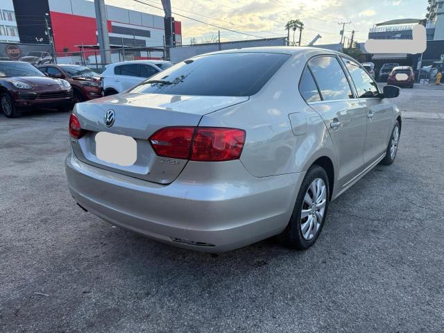 3VWDP7AJ7DM224802 - 2013 VOLKSWAGEN JETTA SE 金色 照片 4