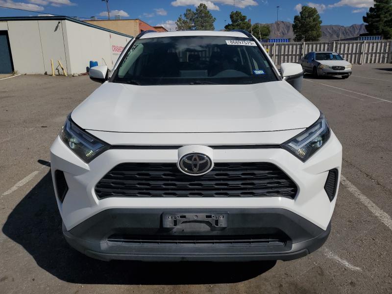 2T3W1RFV7NC181553 - 2022 TOYOTA RAV4 XLE WHITE photo 5