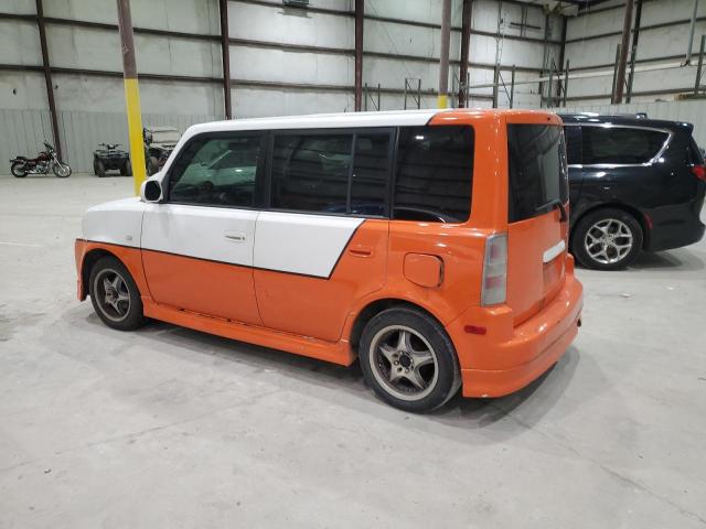 JTLKT324350173492 - 2005 TOYOTA SCION XB TWO TONE photo 2