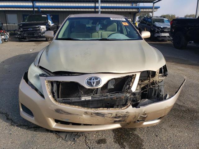 4T1BF3EK1AU028138 - 2010 TOYOTA CAMRY BASE GOLD photo 5