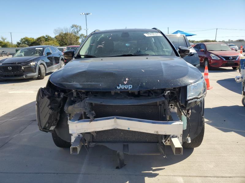 3C4NJCBB9JT124145 - 2018 JEEP COMPASS LATITUDE Noir photo 5