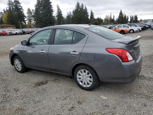 3N1CN7APXKL832750 - 2019 NISSAN VERSA S Grau Foto 2