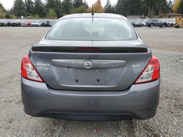 3N1CN7APXKL832750 - 2019 NISSAN VERSA S Grau Foto 6