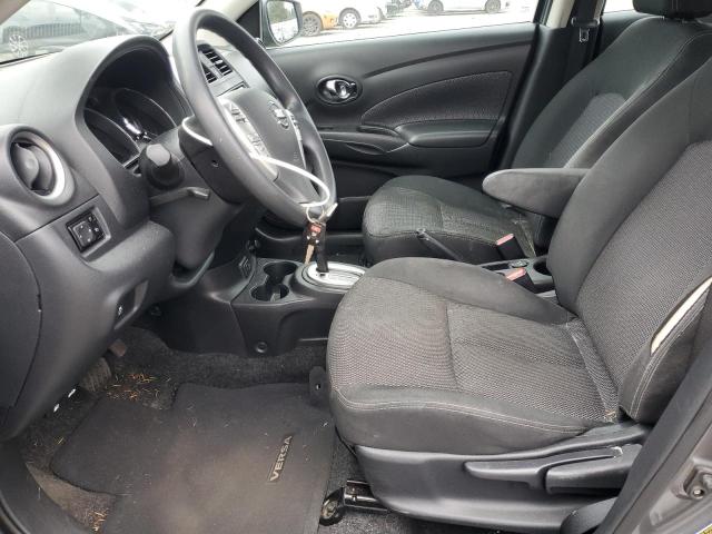 3N1CN7APXKL832750 - 2019 NISSAN VERSA S Grau Foto 7