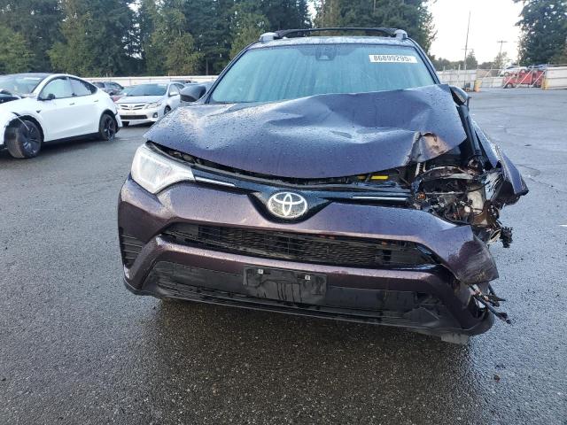 2T3BFREVXHW639087 - 2017 TOYOTA RAV4 LE Lila Foto 5