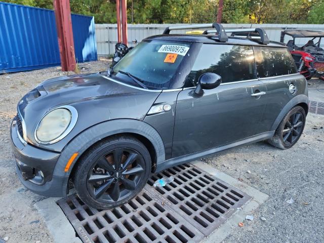 2011 MINI COOPER S, 