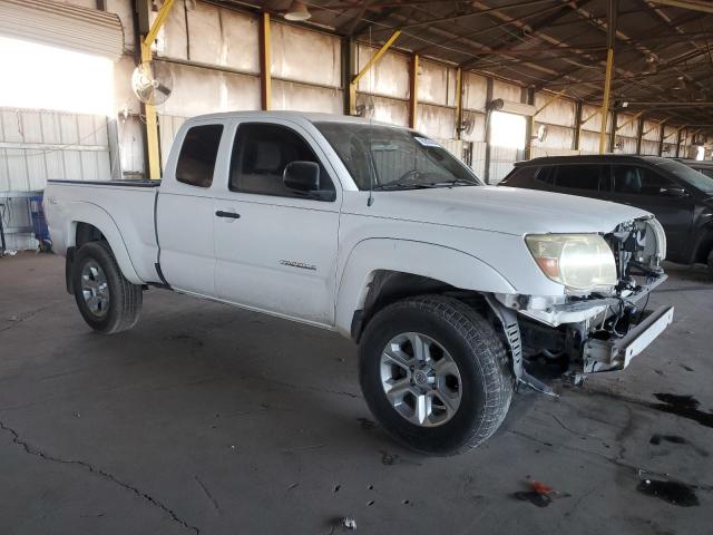 5TETX62N16Z184619 - 2006 TOYOTA TACOMA PRERUNNER ACCESS CAB WHITE photo 4