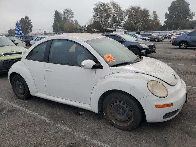 3VWPG3AG7AM015470 - 2010 VOLKSWAGEN NEW BEETLE WHITE photo 4