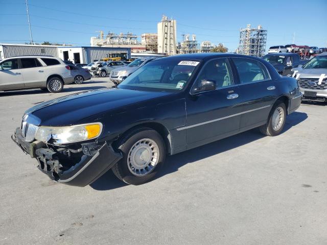 2000 LINCOLN TOWN CAR EXECUTIVE, 