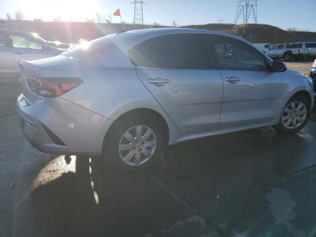 3KPA24AD3NE485871 - 2022 KIA RIO LX SILVER photo 3