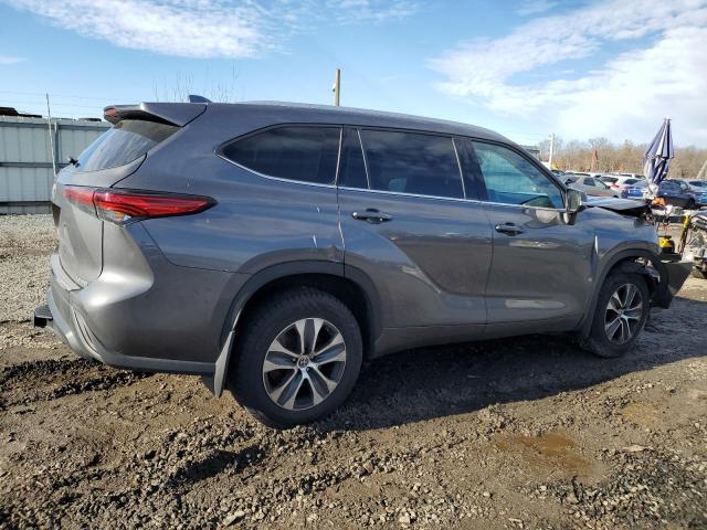 5TDGZRBH1NS571920 - 2022 TOYOTA HIGHLANDER XLE GRAY photo 3