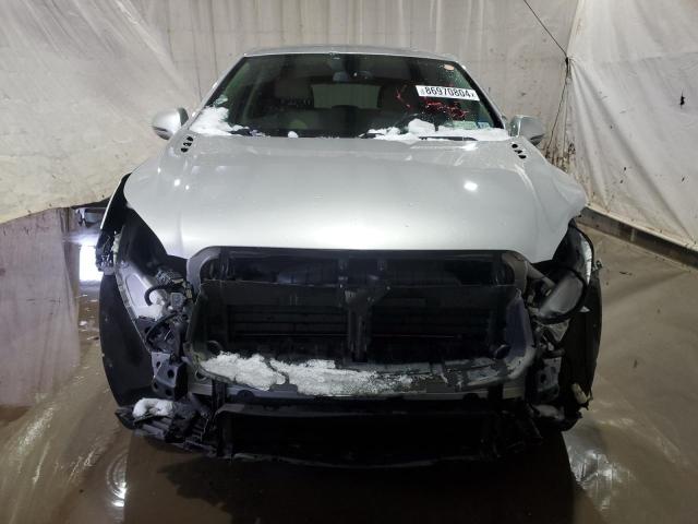 LRBFX1SAXKD090169 - 2019 BUICK ENVISION PREFERRED ვერცხლისფერი ფოტო 5