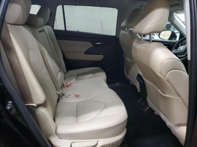 5TDGZRBH1NS213216 - 2022 TOYOTA HIGHLANDER XLE BLACK photo 11