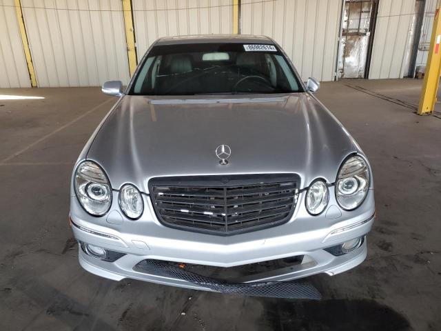 WDBUF72X48B309844 - 2008 MERCEDES-BENZ E 550 SILVER photo 5