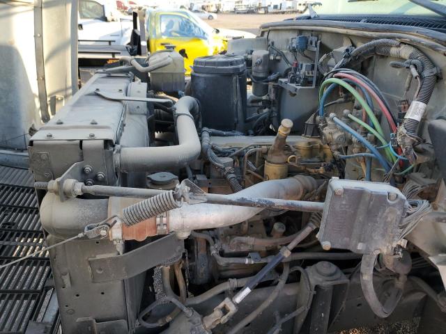 1GBT7H4C11J505900 - 2001 CHEVROLET C-SERIES C7H064 WHITE photo 11